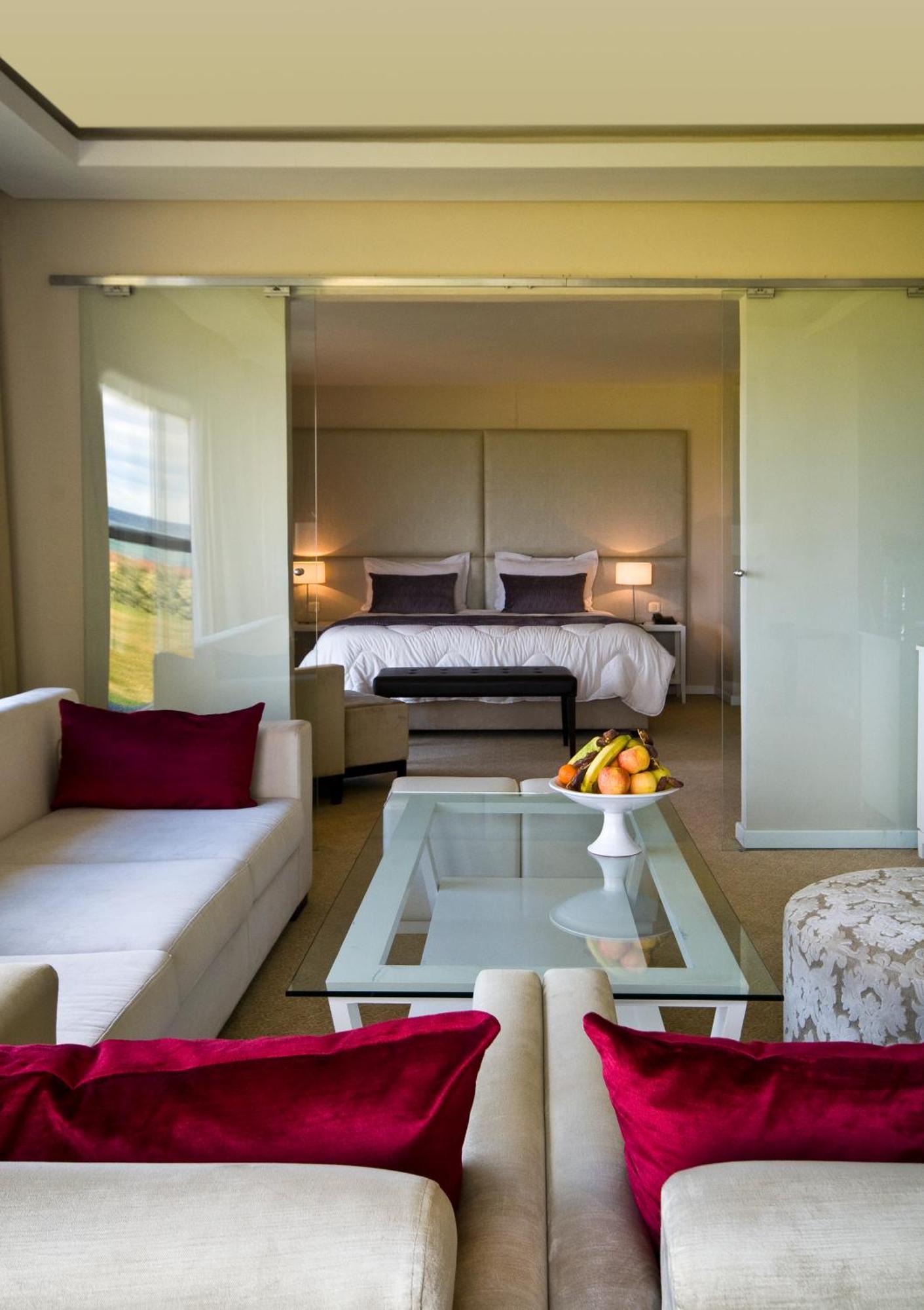 ロイヤル タラッサ モナスティール ホテル モナスティル エクステリア 写真 A suite at the Cape Grace