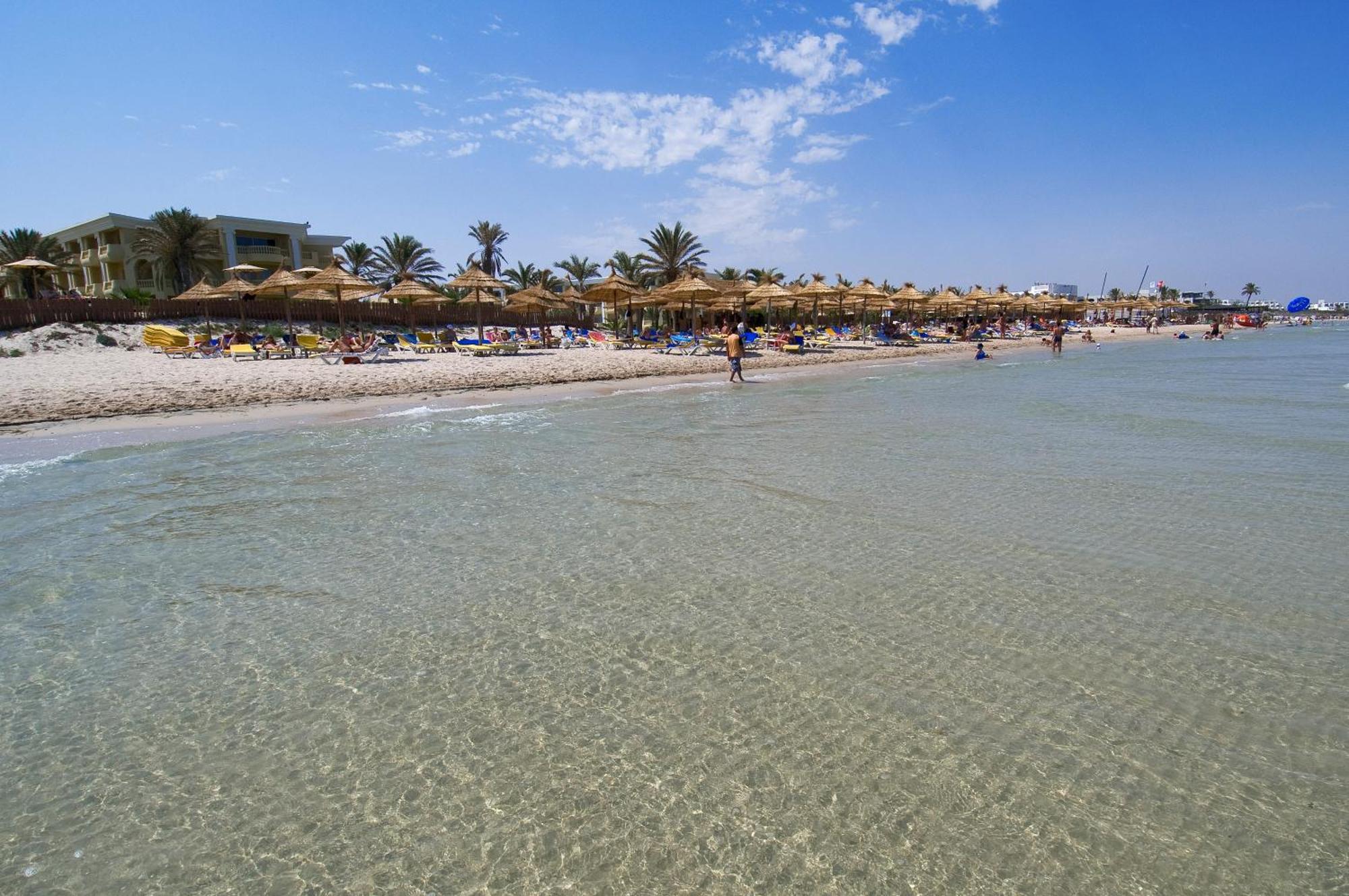 ロイヤル タラッサ モナスティール ホテル モナスティル エクステリア 写真 The beach of Agia Napa