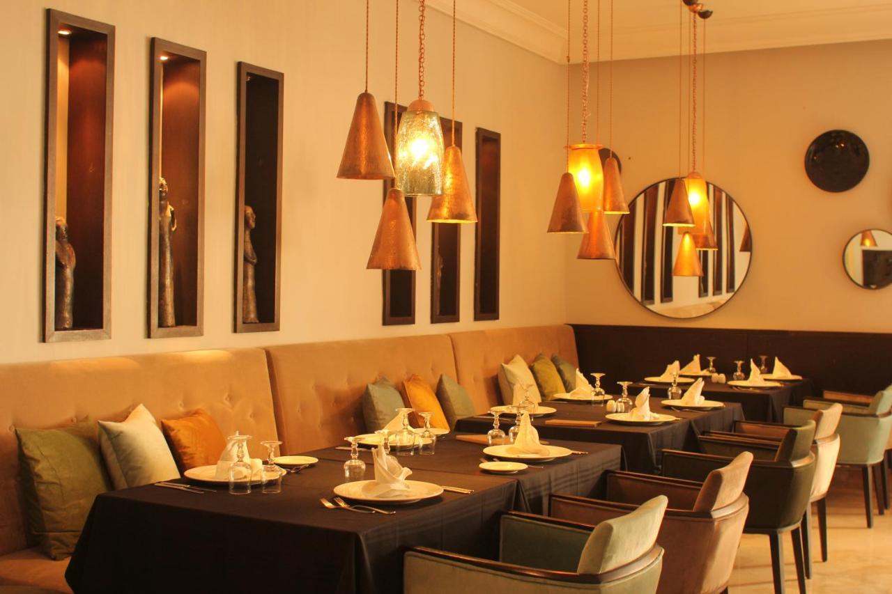 ロイヤル タラッサ モナスティール ホテル モナスティル エクステリア 写真 The interior of the restaurant
